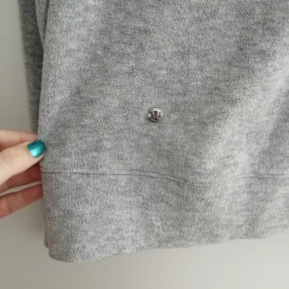 Lululemon Go Forward Fleece Pullover Sweater Light Grey High Cowl Neck Size 4 - Picture 12 of 16